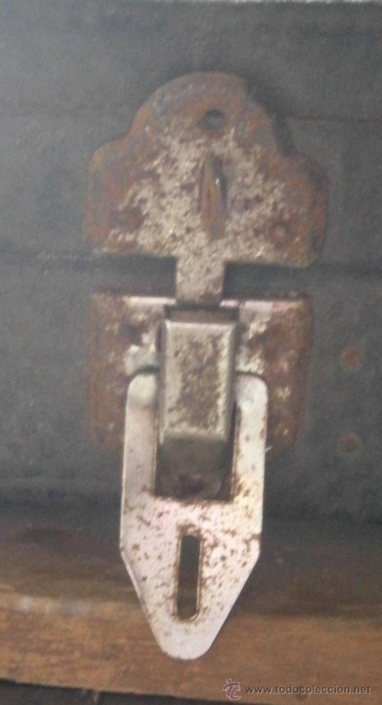 Instrumentos musicales: Detalle del cierre oxidado. - Foto 5