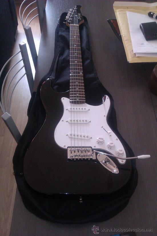 Guitarra electrica sonora sin uso con amplific - Vendido en Venta Directa -  30103019