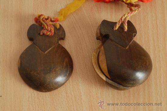 Instrumentos musicales: Casta&ntilde;uelas con cintas. - Foto 2