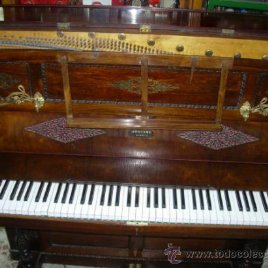 Piano Antiguo Montano Madrid
