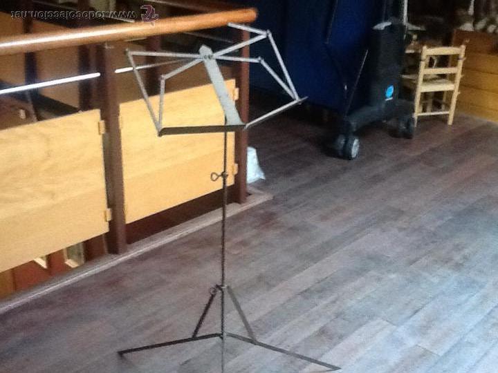 Instrumentos musicales: Tripode soporte partitura - Foto 1