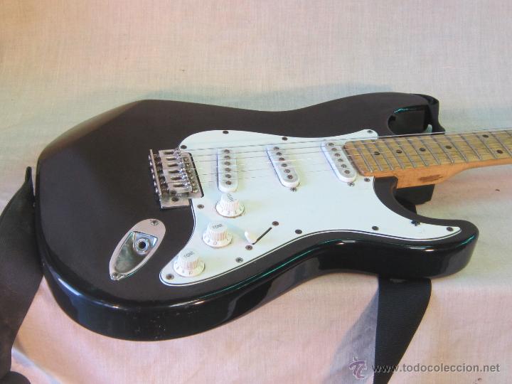 Instrumentos musicales: GUITARRA ELECTRICA BEHRINGER - Foto 1
