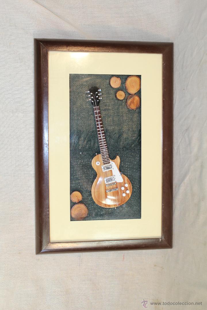 Instrumentos musicales: CUADRO VITRINA CON GUITARRA MINIATURA - Foto 2