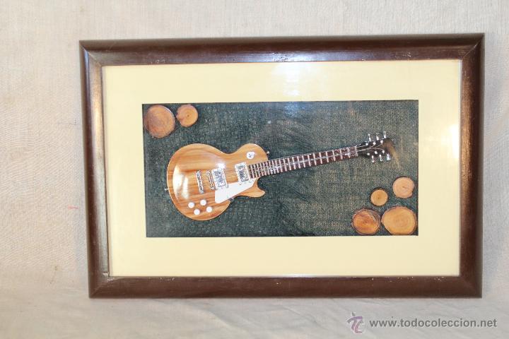 Instrumentos musicales: CUADRO VITRINA CON GUITARRA MINIATURA - Foto 3