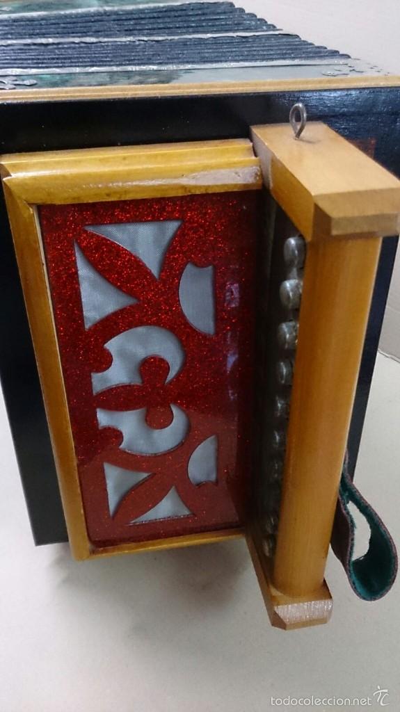 Instrumentos musicales: Acordeon ruso en madera - Foto 3