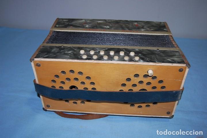 Instrumentos musicales: ANTIGUO ACORDE&Oacute;N - Foto 6