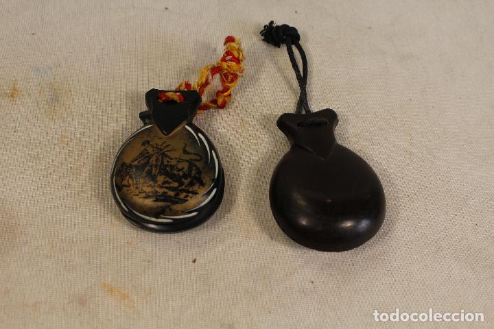 Instrumentos musicales: 2 casta&ntilde;uelas - Foto 1