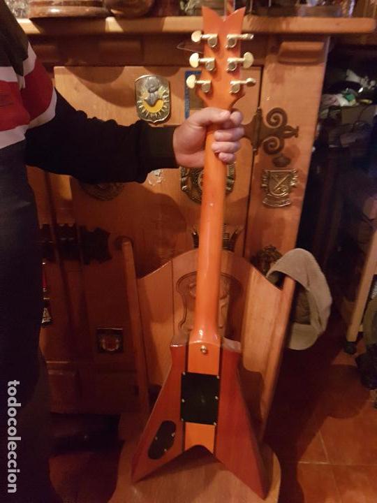 Instrumentos musicales: ESPECTACULAR GUITARRA ECL&Eacute;CTICA DE LA MARCA FINE. - Foto 4
