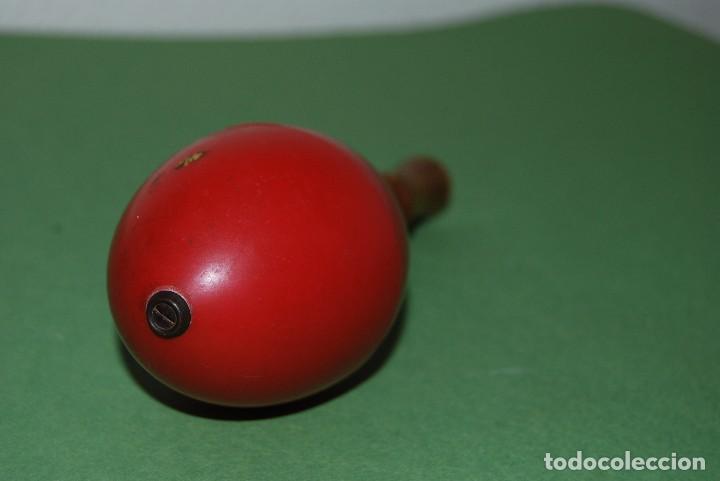 Instrumentos musicales: MARACA DE MADERA Y PL&Aacute;STICO - A&Ntilde;OS 50 - Foto 3