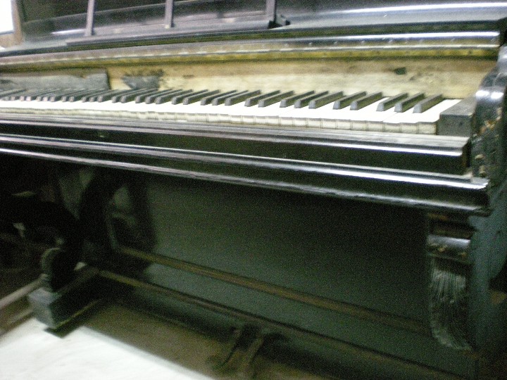 Instrumentos musicales: PIANO ANTIGUO DE PARED S. XIX - Foto 4