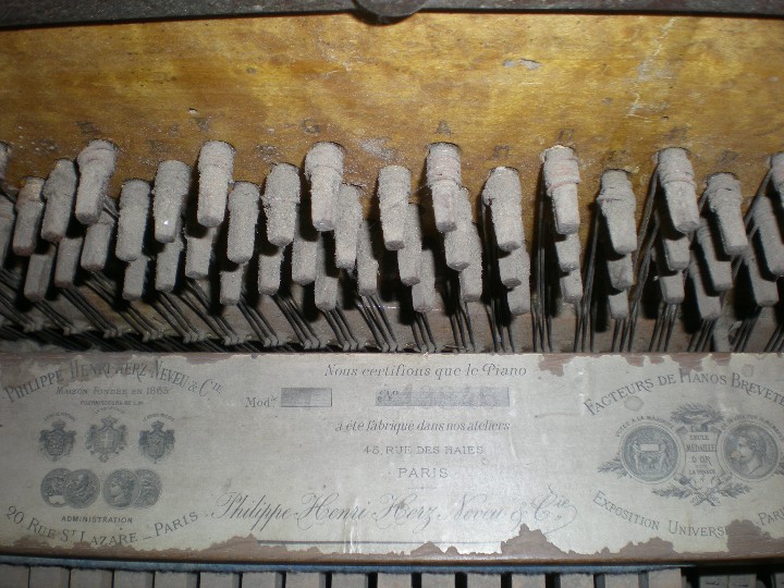 Instrumentos musicales: PIANO ANTIGUO DE PARED S. XIX - Foto 5
