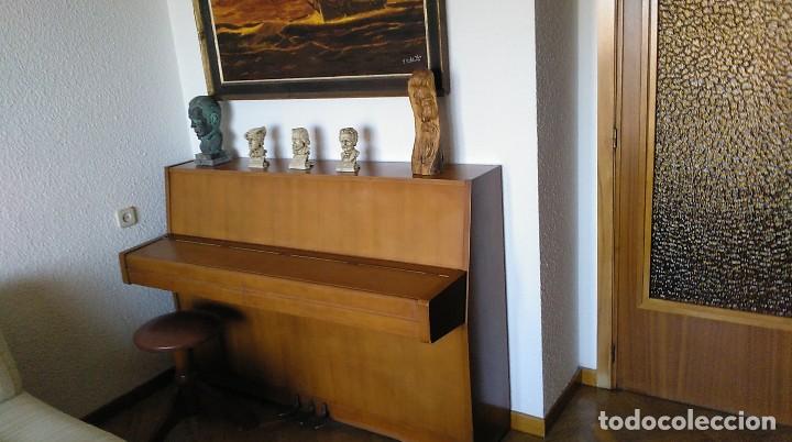 Instrumentos musicales: PIANO YAMAHA - Foto 1