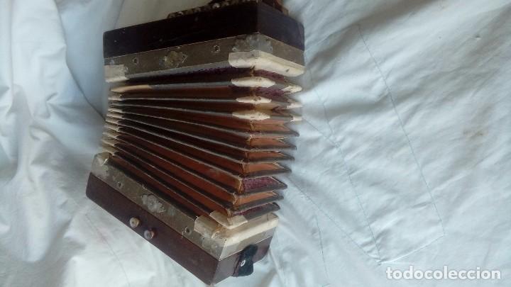 Instrumentos musicales: Bandoneon antiguo - Foto 2
