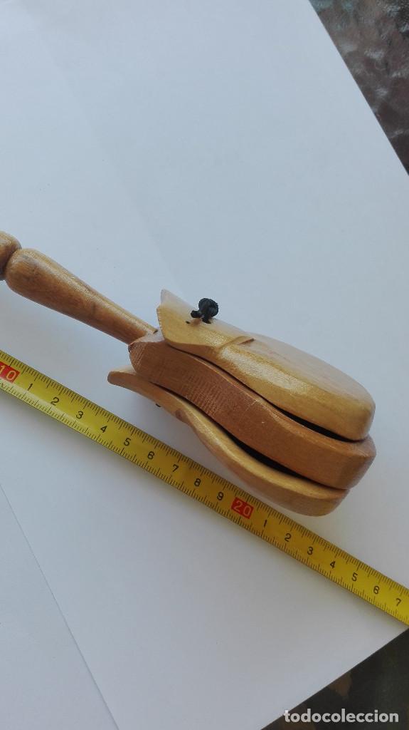 Instrumentos musicales: RARA CASTA&Ntilde;UELA CON MANGO DE MADERA - Foto 2