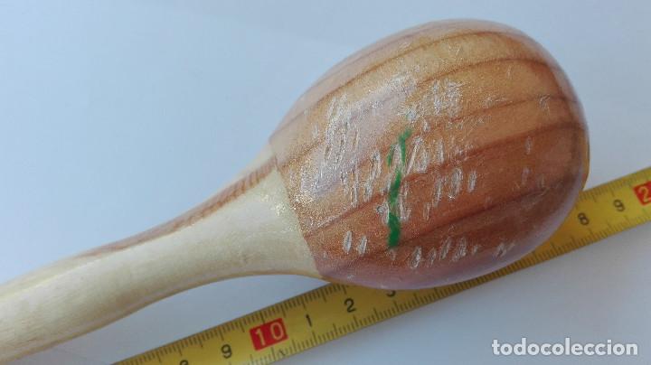 Instrumentos musicales: UNA MARACA DE MADERA - Foto 2