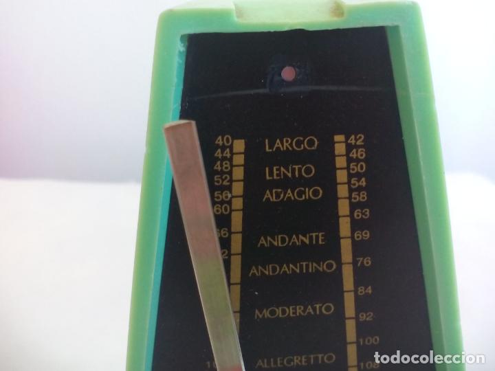 Instrumentos musicales: METR&Oacute;NOMO A CUERDA MARCA CLOVER. - Foto 2