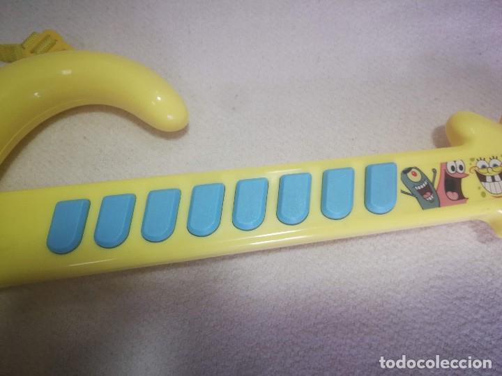 Instrumentos musicales: Bob Esponja_Guitarra de Simba_a&ntilde;o 2010 COMO NUEVA!!! - Foto 5