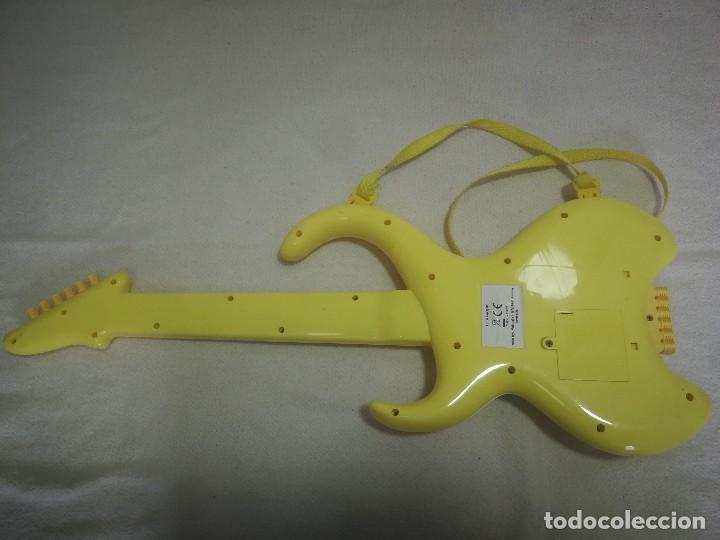 Instrumentos musicales: Bob Esponja_Guitarra de Simba_a&ntilde;o 2010 COMO NUEVA!!! - Foto 6