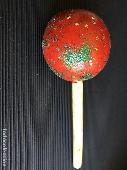Instrumentos musicales: MAGNIFICA MARACA ARTESANAL, BELLAMENTE DECORADA - Foto 1