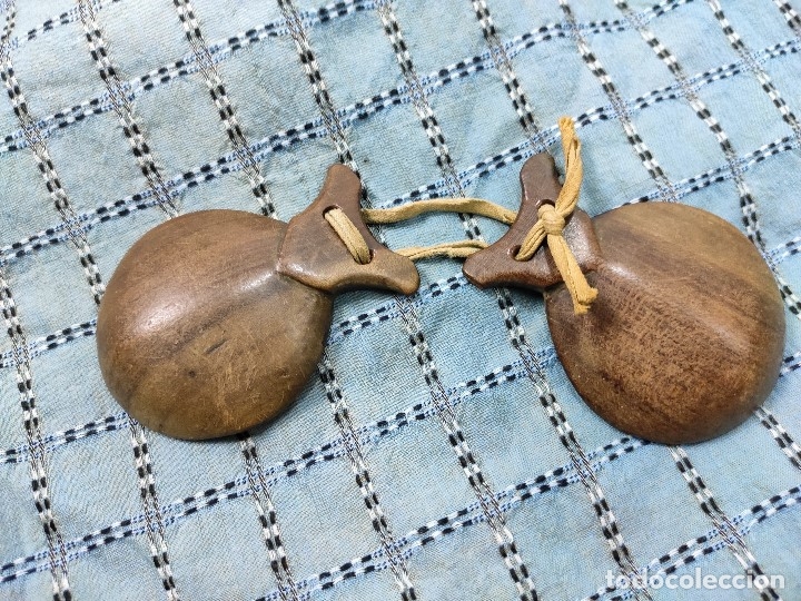 Instrumentos musicales: Casta&ntilde;uela antigua - Foto 1