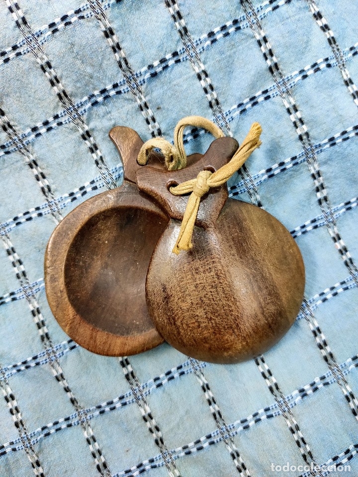 Instrumentos musicales: Casta&ntilde;uela antigua - Foto 2