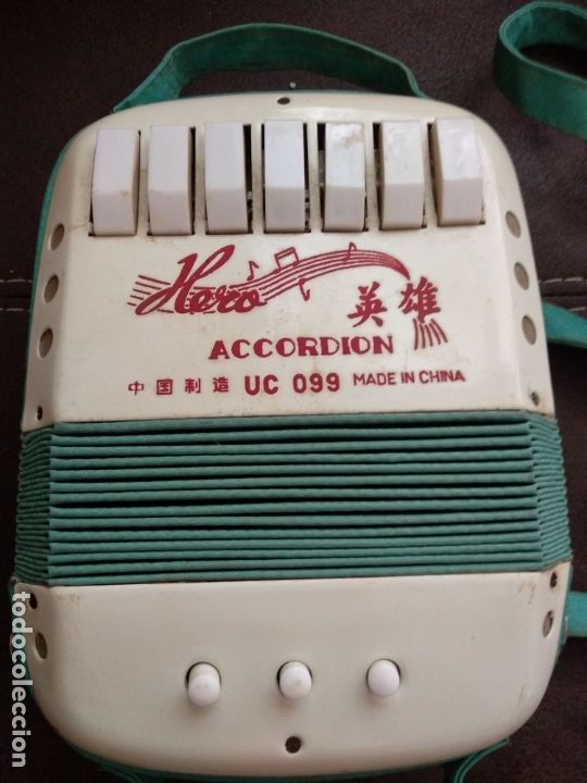 Instrumentos musicales: Antiguo juguete acordeon de la marca Hero uc 099 - Foto 2