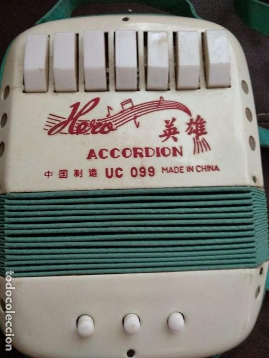 Instrumentos musicales: Antiguo juguete acordeon de la marca Hero uc 099 - Foto 1