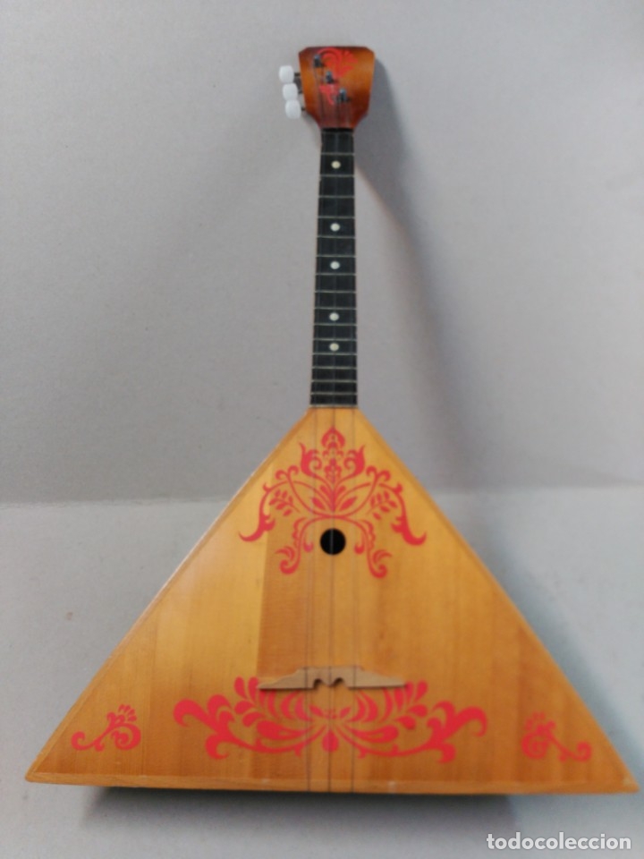Instrumentos musicales: BALALAICA EN MADERA, INSTRUMENTO DE CUERDA - Foto 1