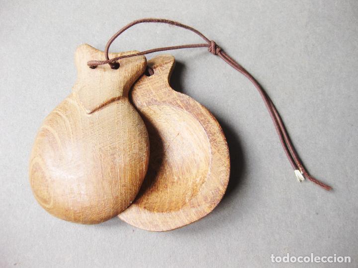 Instrumentos musicales: CASTA&Ntilde;UELA SUELTA DE MADERA - Foto 1