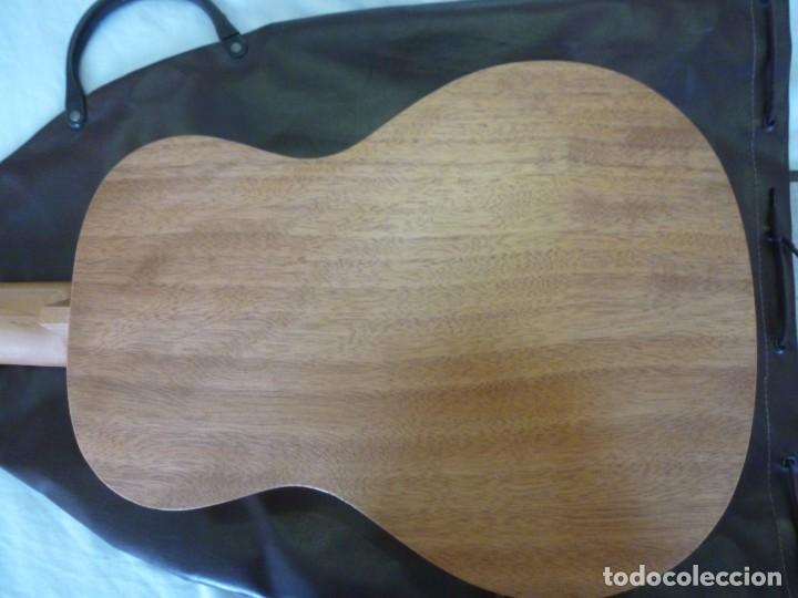 Instrumentos musicales: Antigua guitarra octava de Bruko - Foto 4 - 206823548