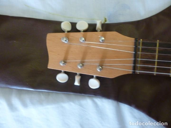 Instrumentos musicales: Antigua guitarra octava de Bruko - Foto 5 - 206823548