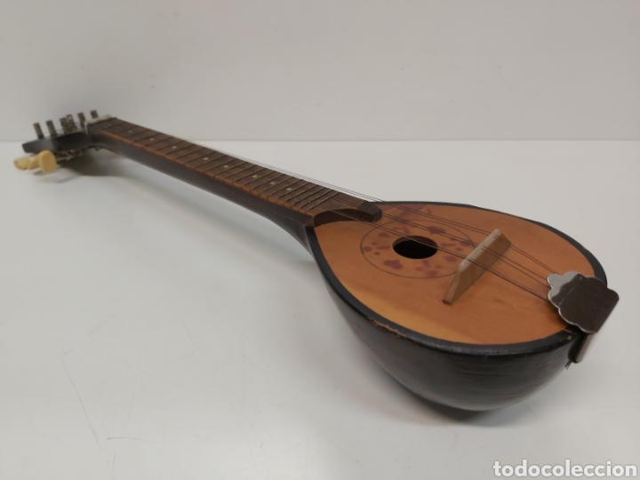 Instrumentos musicales: Peque&ntilde;a y antigua mandolina - Foto 2