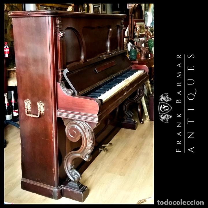 PIANO DE PARED ANTIGUO (MÁS DE 100 AÑOS) FABRICADO EN ESPAÑA (MÁLAGA) POR LÓPEZ Y GRIFFO (Música - Instrumentos Musicales - Pianos Antiguos)