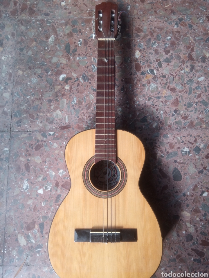 Instrumentos musicales: Guitarra antigua - Foto 1