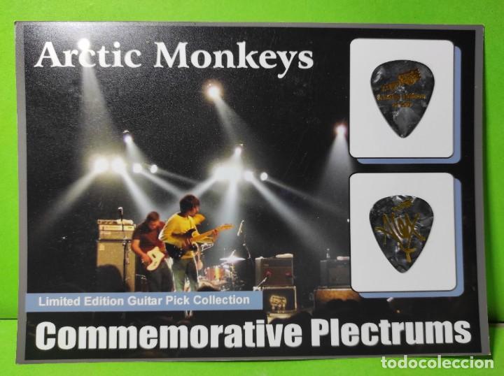 Instrumentos musicales: ARCTIC MONKEYS. COLECCI&Oacute;N 2 P&Uacute;AS DE GUITARRA. - Foto 1