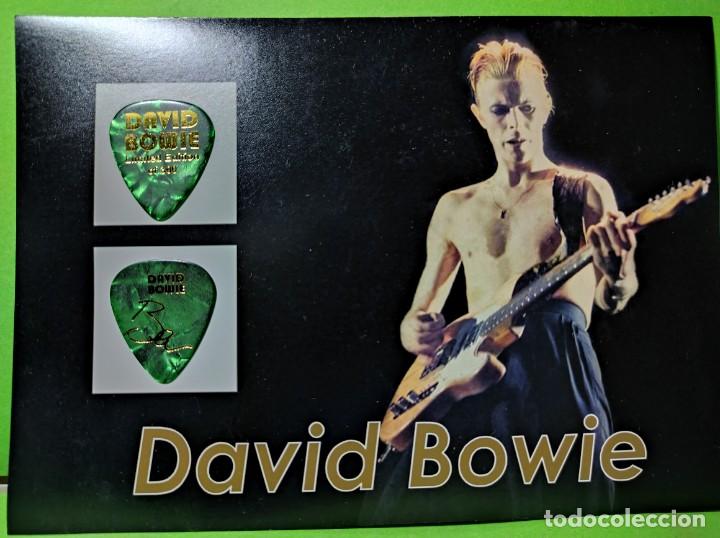 Instrumentos musicales: DAVID BOWIE. COLECCI&Oacute;N DE 2 P&Uacute;AS DE GUITARRA. - Foto 1