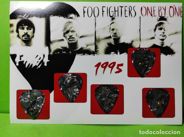 Instrumentos musicales: FOO FIGHTERS. COLECCI&Oacute;N DE 5 P&Uacute;AS DE GUITARRA. - Foto 1