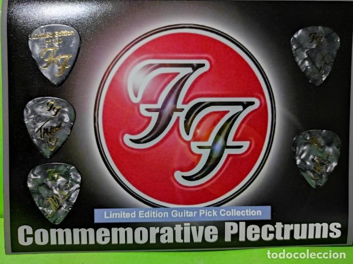 Instrumentos musicales: FOO FIGHTERS. COLECCI&Oacute;N DE 5 P&Uacute;AS DE GUITARRA. - Foto 1