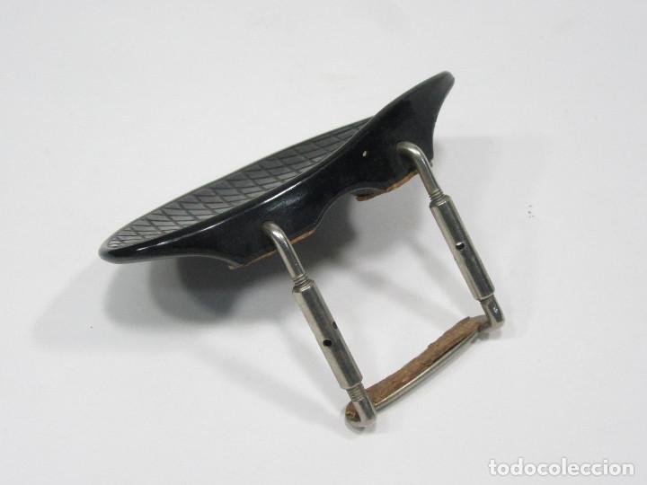 Instrumentos musicales: Sujecci&oacute;n para viol&iacute;n. - Foto 1