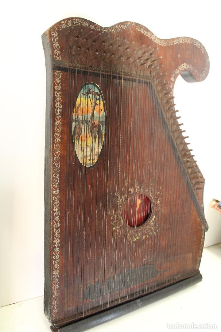 Instrumentos musicales: antigua citara - Foto 1