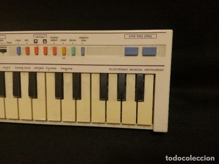 Instrumentos musicales: ORGANO / TECLADO / PIANO - CASIO PT-1 (FUNCIONA) - Foto 3
