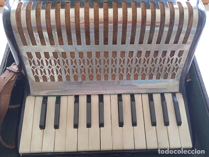 Instrumentos musicales: ACORDEON ANTIGUA MARCA GUERRINI DE COLECCION - Foto 2