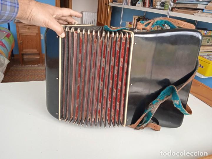 Instrumentos musicales: ACORDEON ANTIGUA MARCA GUERRINI DE COLECCION - Foto 15