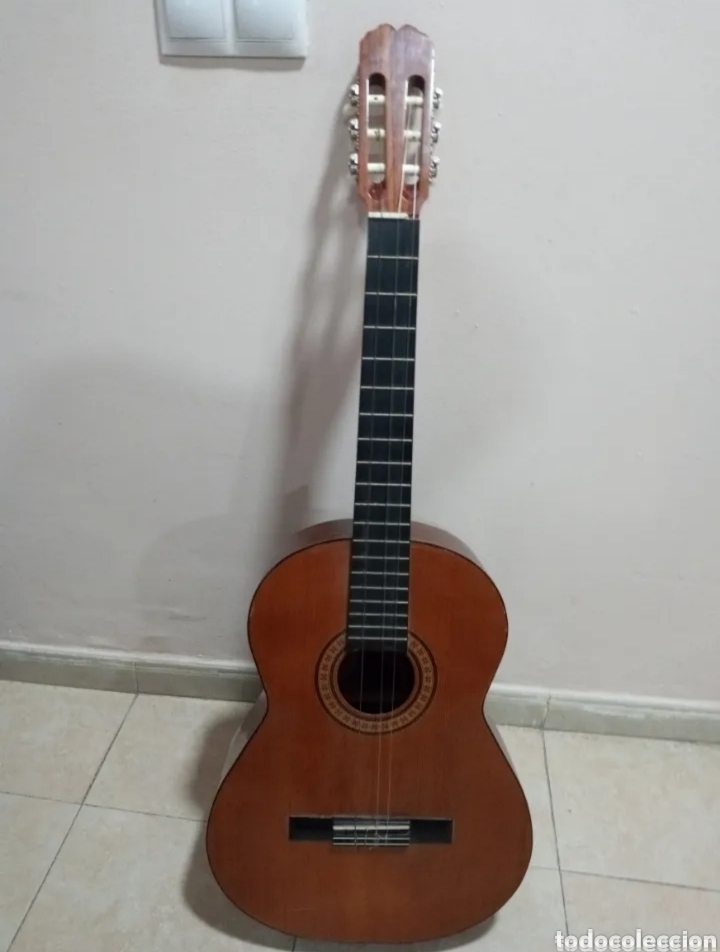 Admira Maria Classical Guitar made in Spain excellent condition - Musical  Instruments - 190428482