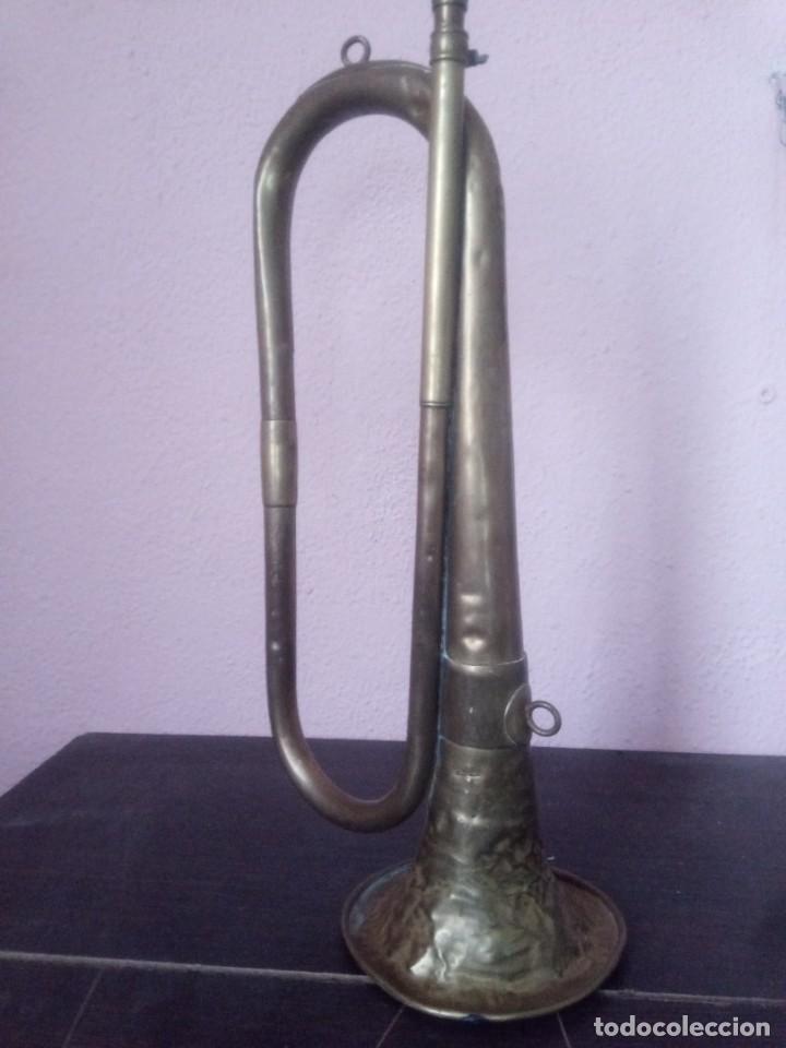 Instrumentos musicales: Trompeta antigua militar - Foto 1