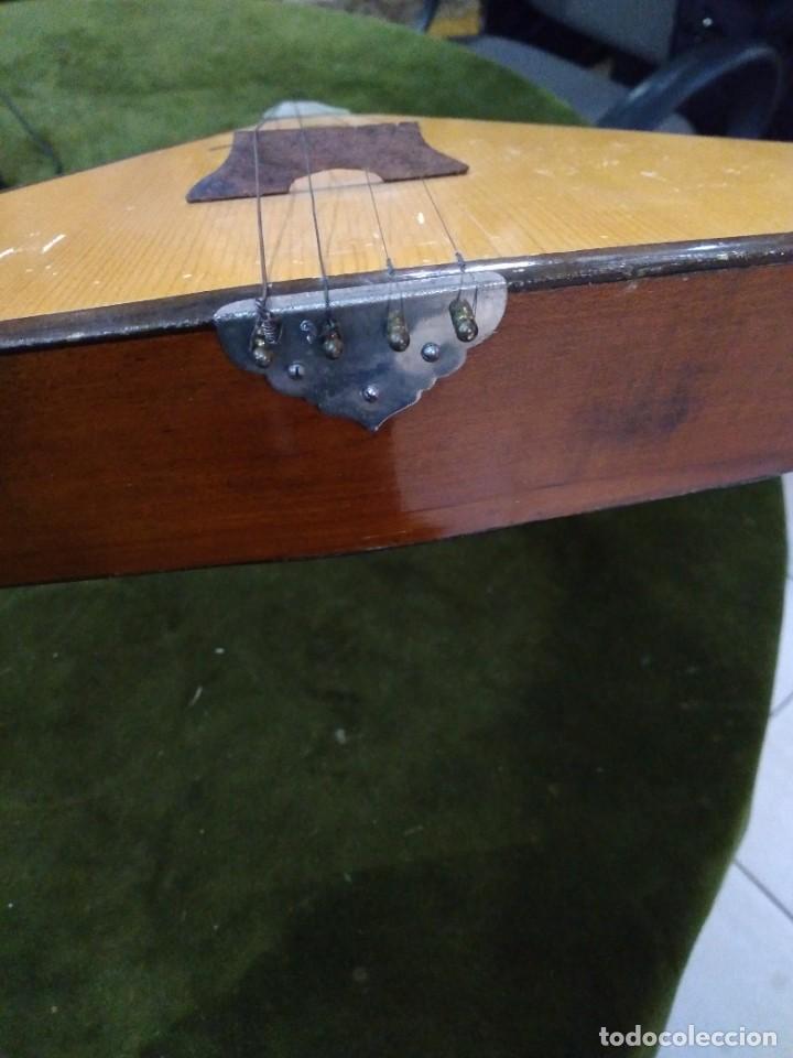 Instrumentos musicales: Instrumento de cuerda balalaica. REF-9168 - Foto 4