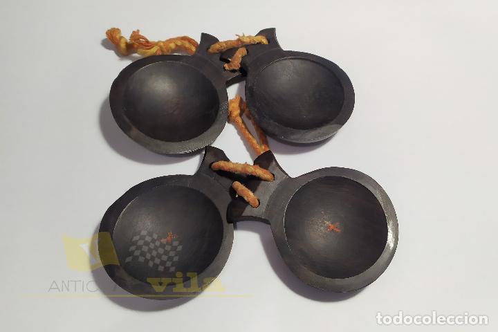 Instrumentos musicales: Casta&ntilde;uelas antiguas de madera - Foto 4