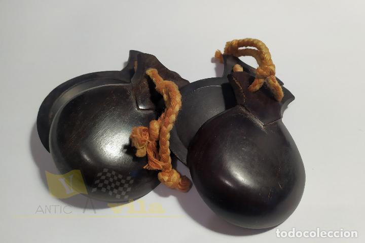 Instrumentos musicales: Casta&ntilde;uelas antiguas de madera - Foto 7