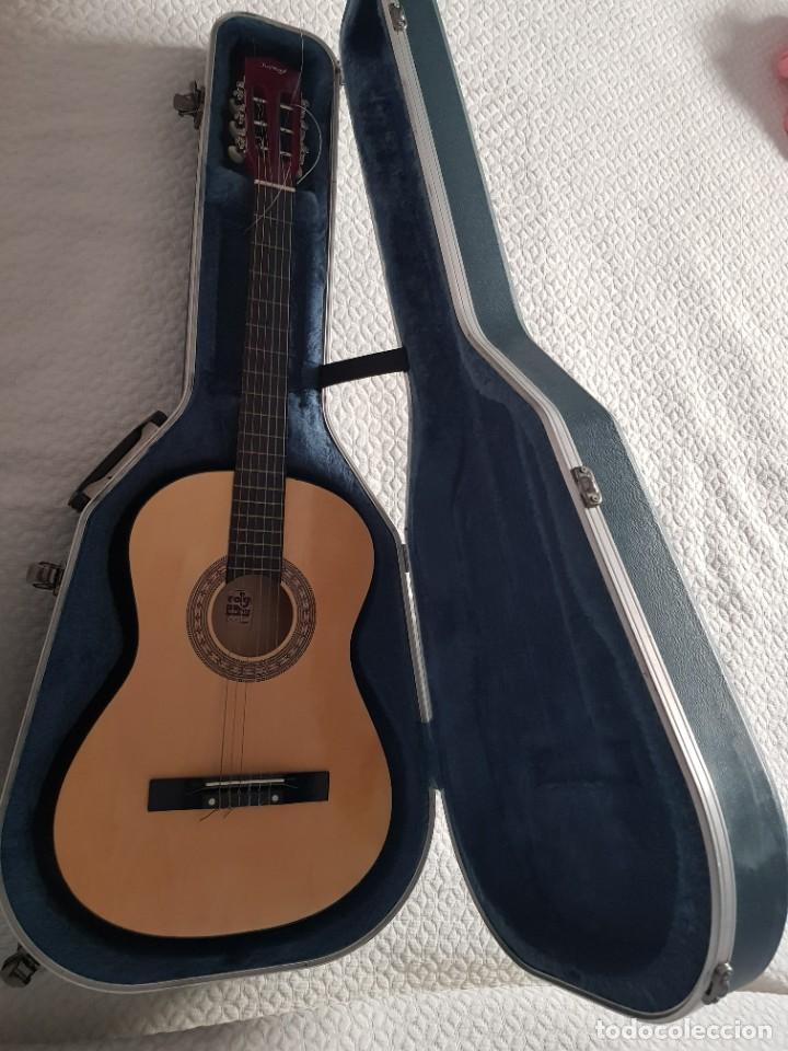 guitarra española con antigua funda rígida - Comprar Guitarras antiguas en  todocoleccion - 332216918