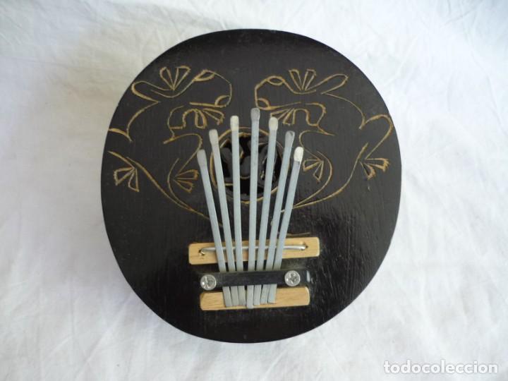 Instrumentos musicales: Kalimba o idi&oacute;fono de 7 teclas, madera de coco - Foto 2